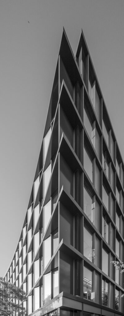 Spitze Ecke – Karl Röser