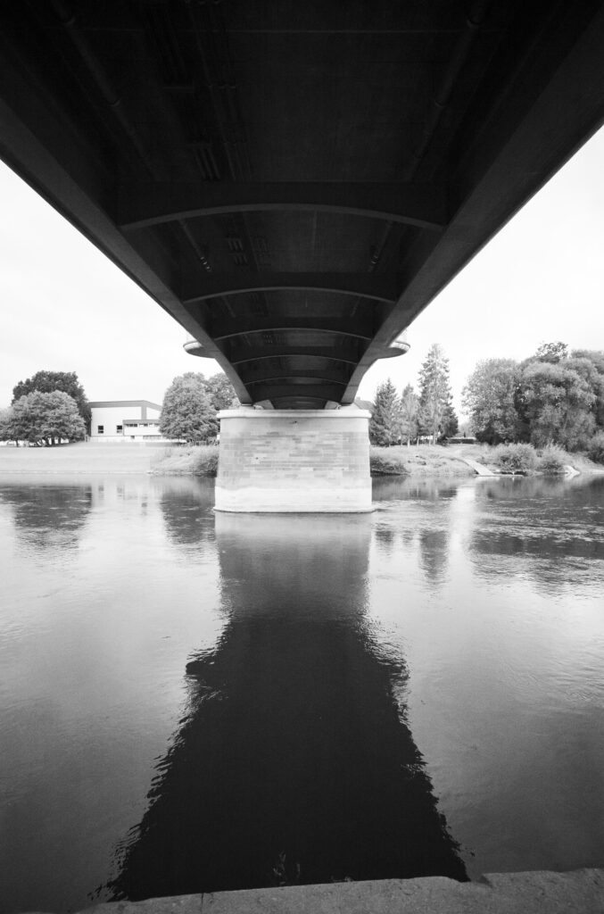Unter der Brücke – Karl Röser