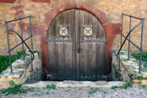 Tor zum Keller – Andrea Marx