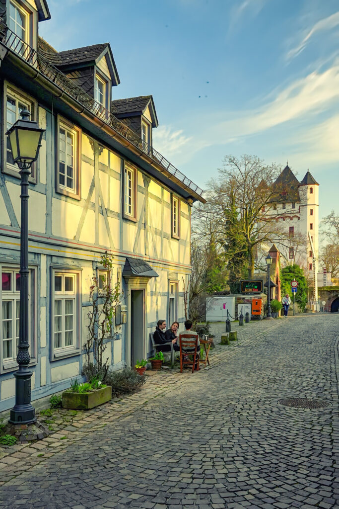 Gasse in Eltville – Winfried Toussaint